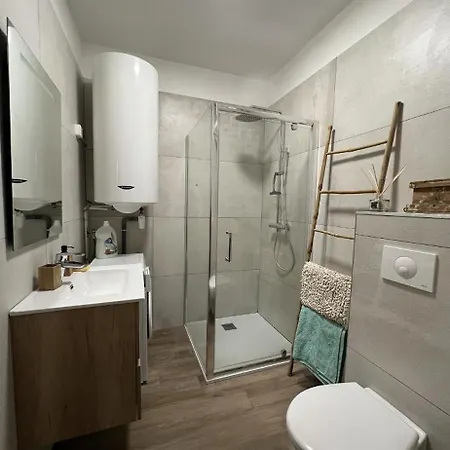 Magnifique En Bord De